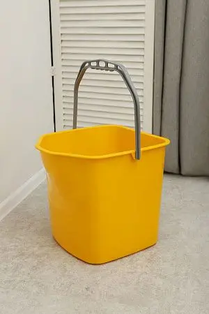 Фото №4 - Вик: Ведро 20л пластик MRY желтое