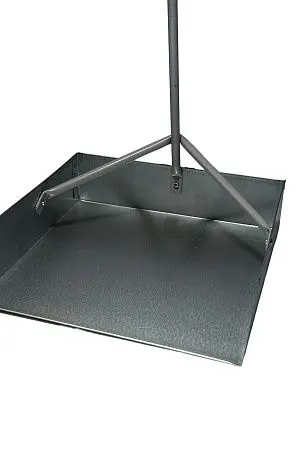 Фото №3 - Хозяйственный инвентарь: Совок дворницкий 310х310х80 мм с удлиненной Г-образной ручкой