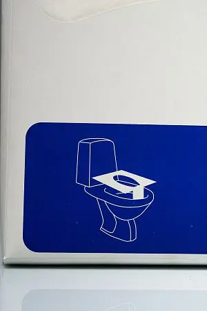 Фото №2 - Вик: Покрытия на унитаз 250л 1/2 сложения индивидуальные 100% целлюлоза водорастворимые белые Protissue Comfort