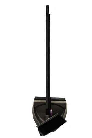 Фото №1 - Хозяйственный инвентарь: Совок для мусора пластик со щеткой "Ленивка" складной Svip Классика