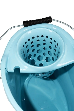 Фото №4 - Хозяйственный инвентарь: Ведро с отжимом 12л пластик МОП круглое светло-голубое