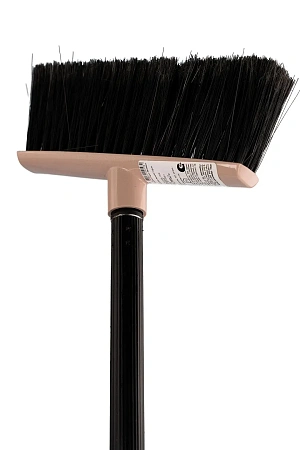 Фото №5 - Хозяйственный инвентарь: Щетка для пола Vogue с высокой ручкой