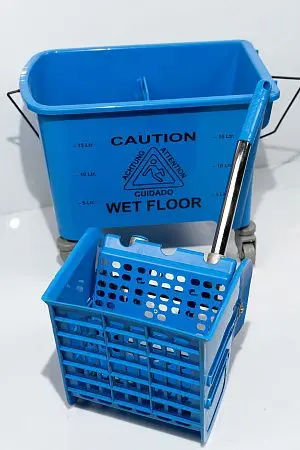 Фото №8 - Вик: Тележка 1х20 пластик с отжимом синяя MRY