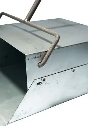 Фото №2 - Хозяйственный инвентарь: Совок-ловушка для мусора металл