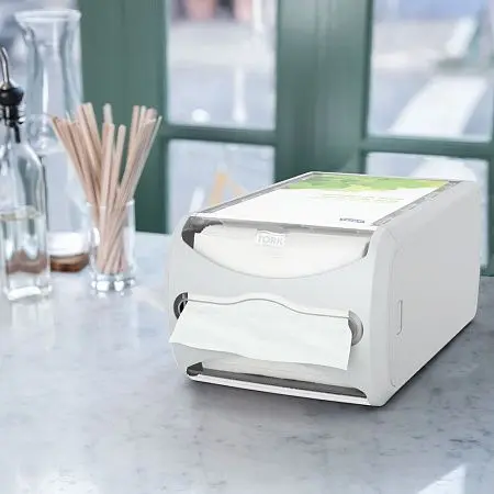 Фото №6 - Tork: Диспенсер N4 Interfold для салфеток серый для линии раздачи на 400шт