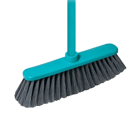 Фото №6 - Хозяйственный инвентарь: Щетка YORK Карла с рукояткой