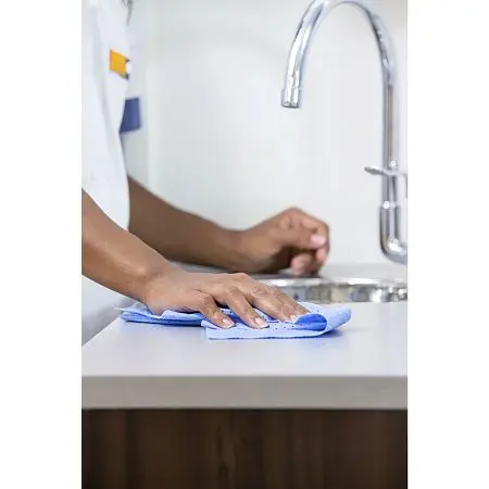 Фото №11 - Tork: Диспенсер М2 Elevation для полотенец ЦВ черный