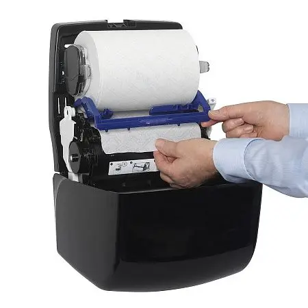 Фото №3 - Kimberly-Clark: Диспенсер Аквариус Слимролл для полотенец в рулоне черный