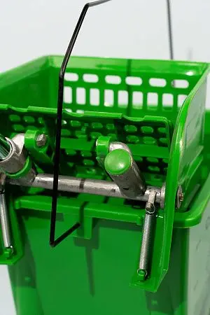 Фото №8 - Вик: Тележка 1х20 пластик с отжимом зеленая MRY