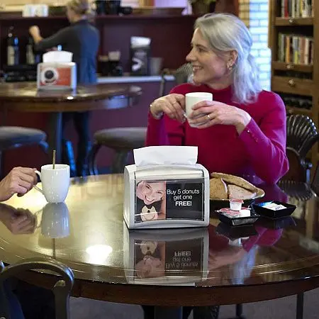 Фото №9 - Tork: Диспенсер N4 Interfold для салфеток серый настольный на 200шт