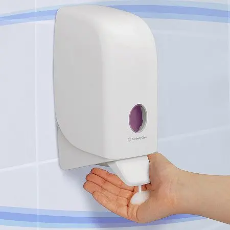 Фото №5 - Kimberly-Clark: Диспенсер Аквариус для жидкого и пенного мыла белый