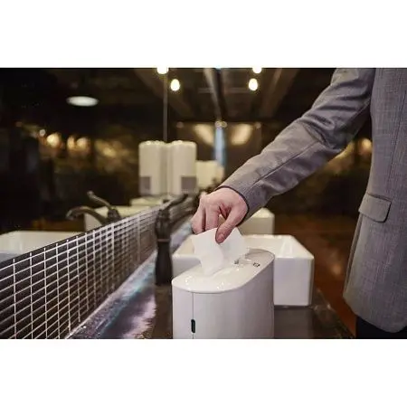 Фото №6 - Tork: Диспенсер H2 Elevation Multifold для полотенец в пачках настольный белый