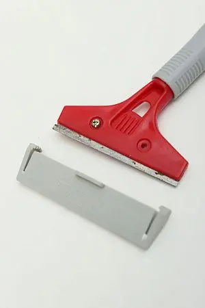 Фото №3 - Вик: Скребок с пластиковой ручкой MRY