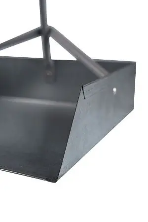 Фото №7 - Хозяйственный инвентарь: Совок дворницкий 310х310х80 мм с удлиненной Г-образной ручкой